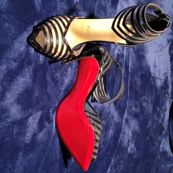 Christian Louboutin - Picture 2 of 2